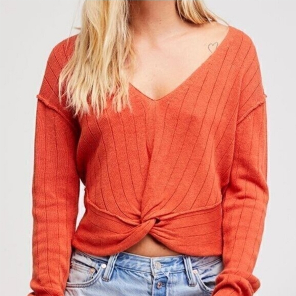 Free People Got Me Twisted Sweater Size M Women’s Knit Orange Cropped Cozy